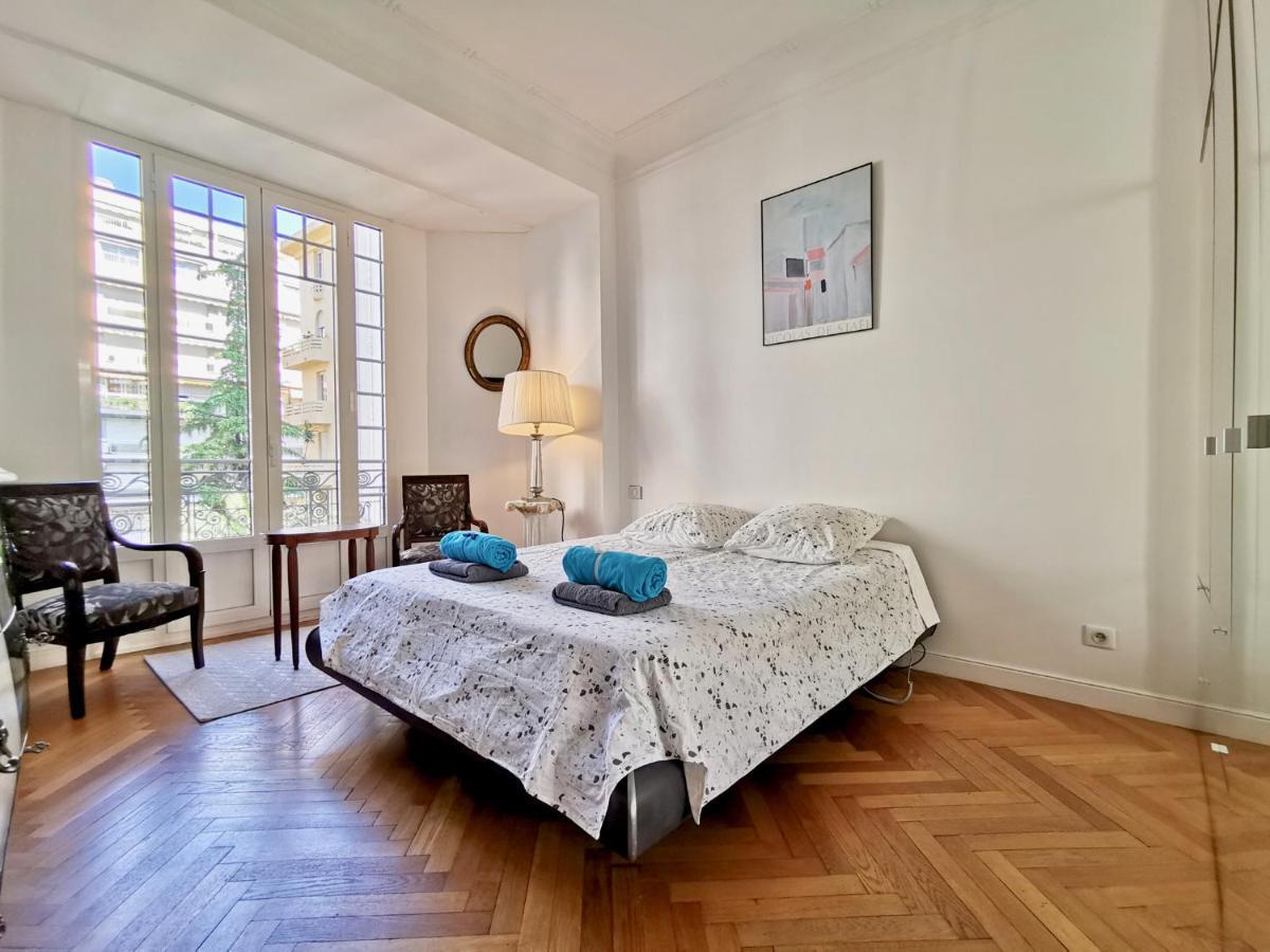Ferienwohnung Luxury Baquis Nizza Exterior foto